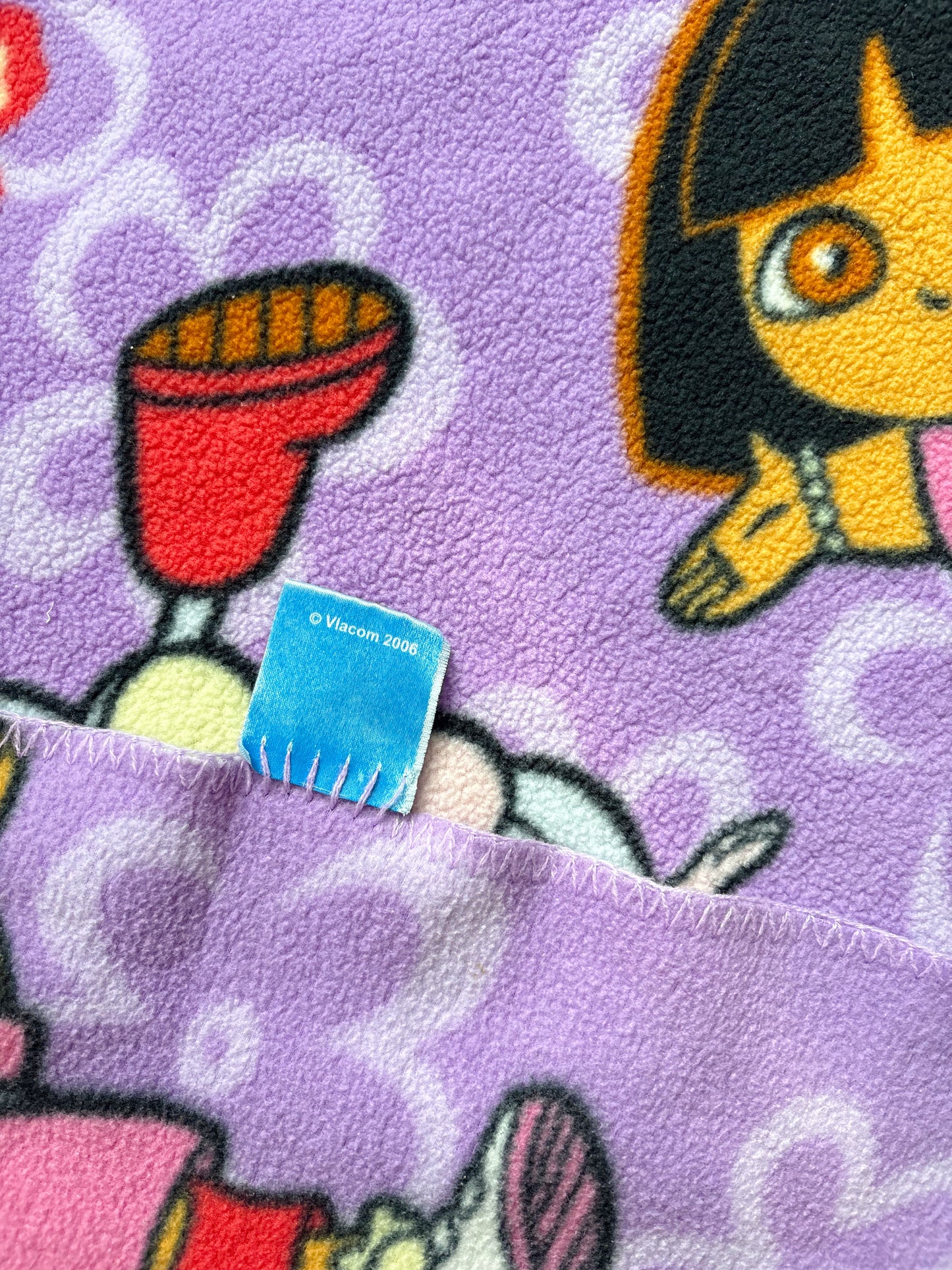 vintage y2k dora blanket