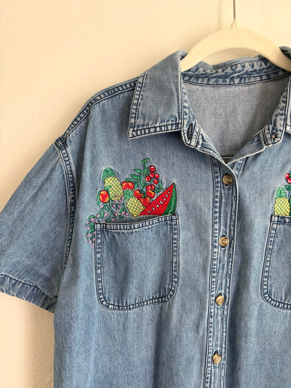 vintage fruit embroidered shirt (adult large)