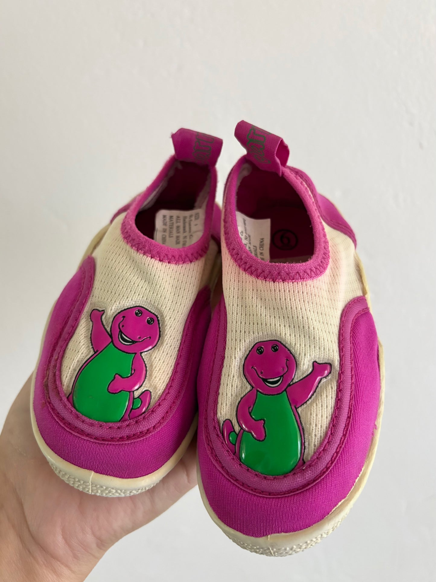 vintage barney water shoes (6)