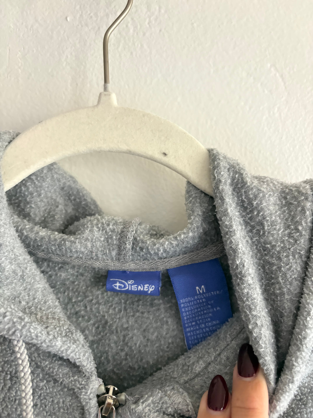 vintage y2k eeyore sweater (adult M)