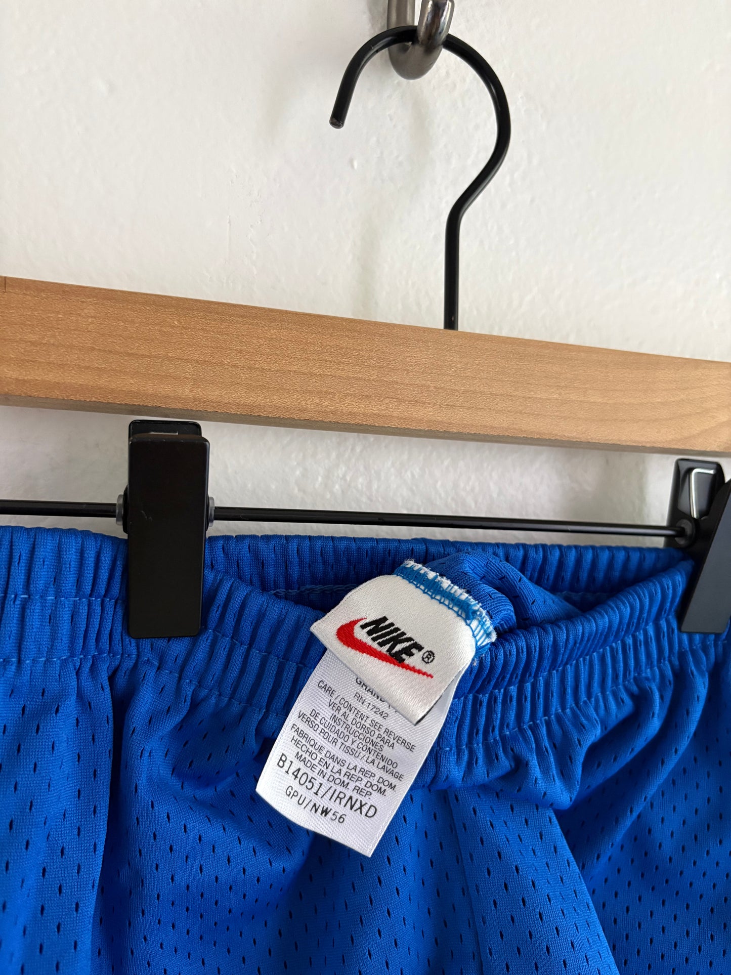 vintage nike shorts (3/4T)